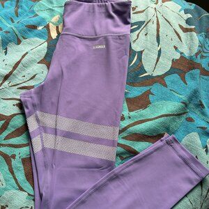 Stronger Legging in purple size M